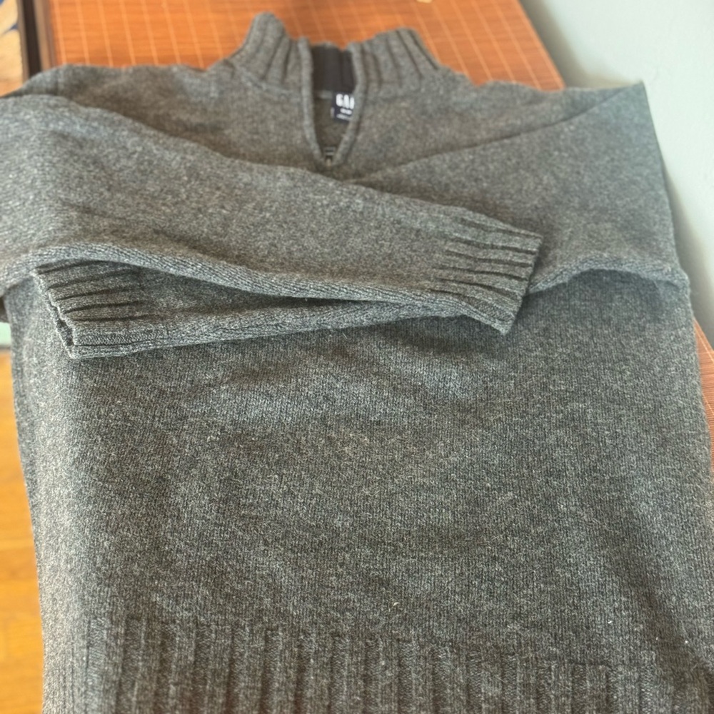 GAP Gray Zip Up Sweater Soft Knit Versatile